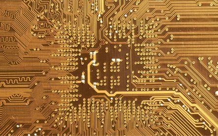 推動智慧製造，建立智慧工廠 (工業4.0)